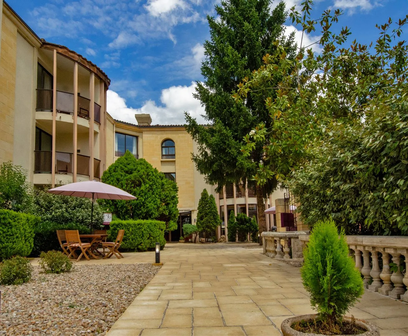 h-tel-sarlat-centre-4-toiles-de-luxe-au-grand-hotel-de-sarlat